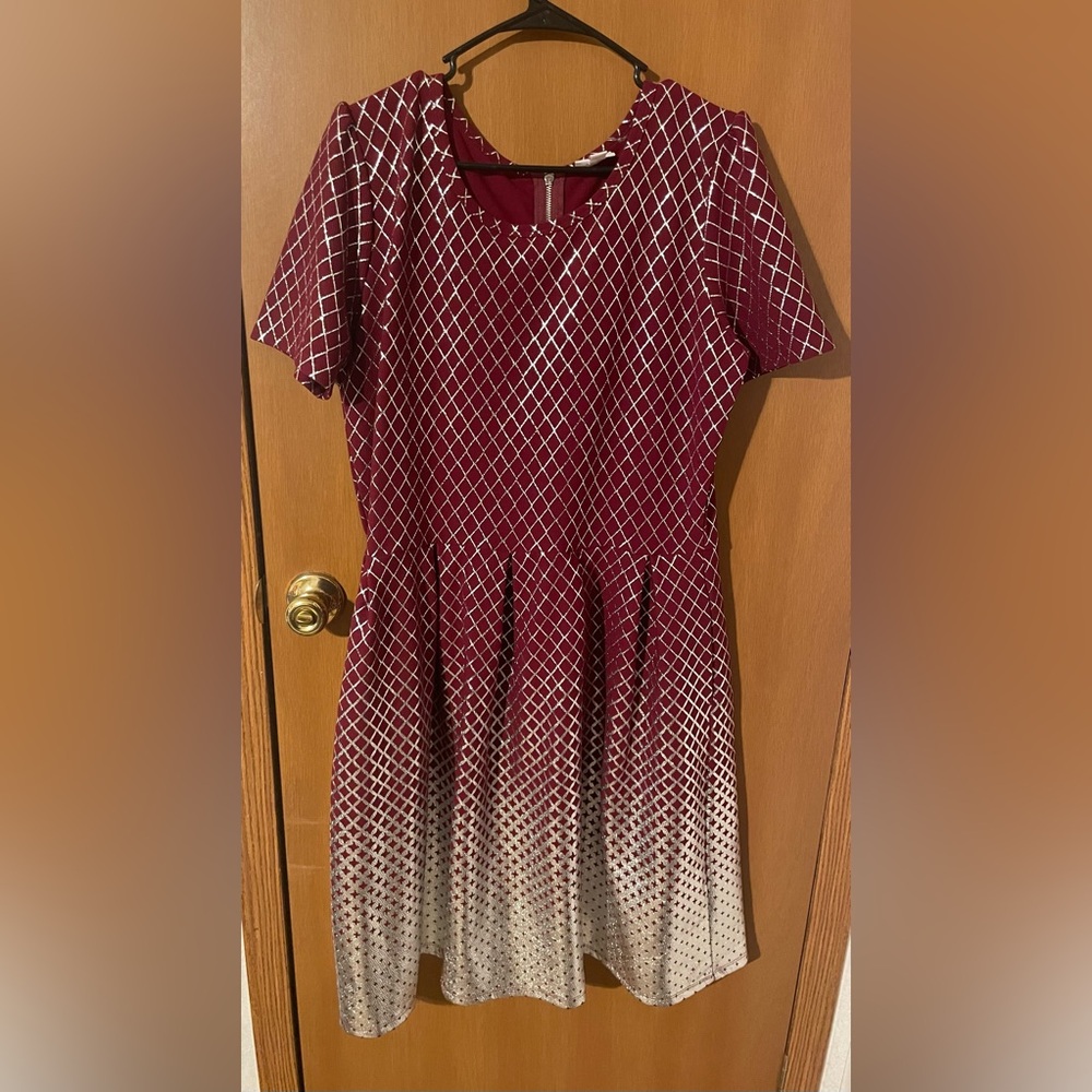 LulaRoe 3XL Amelia Maroon and Silver Short Sleeve Flare Dress